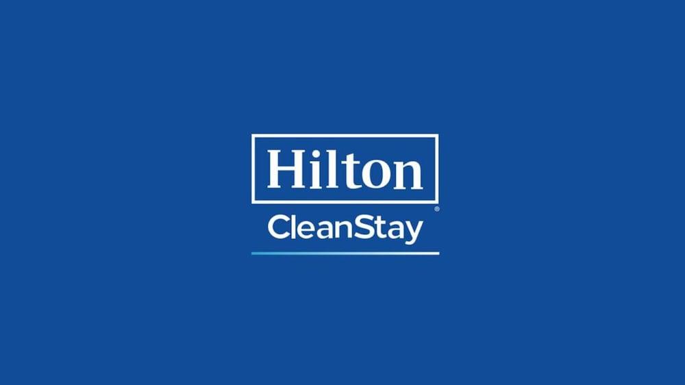 Hampton & - Buffalo Airport Hotel 3*