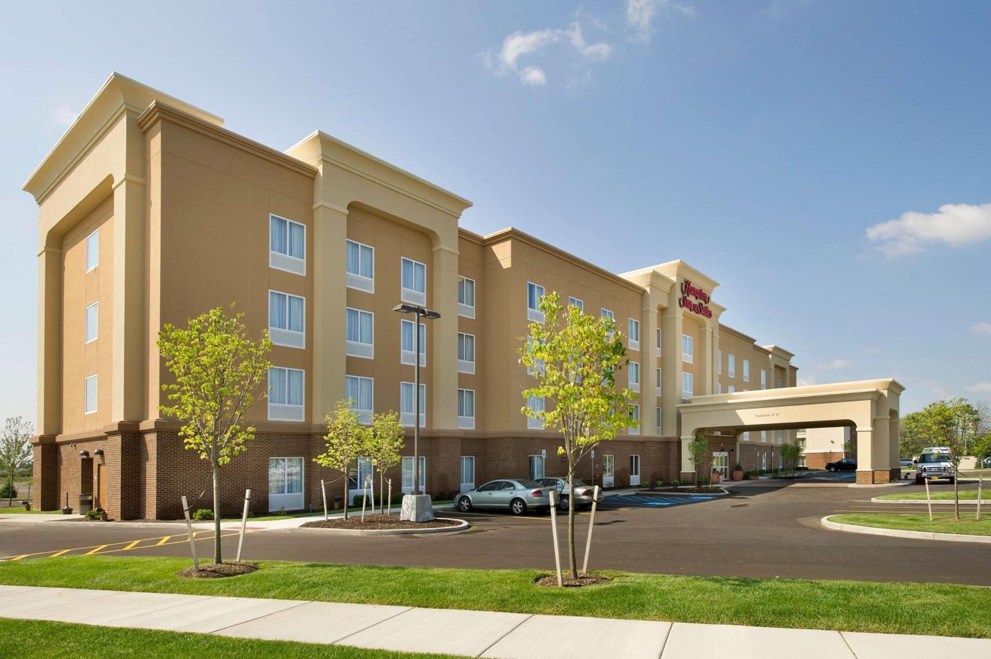 Hampton & - Buffalo Airport Hotel 3*
